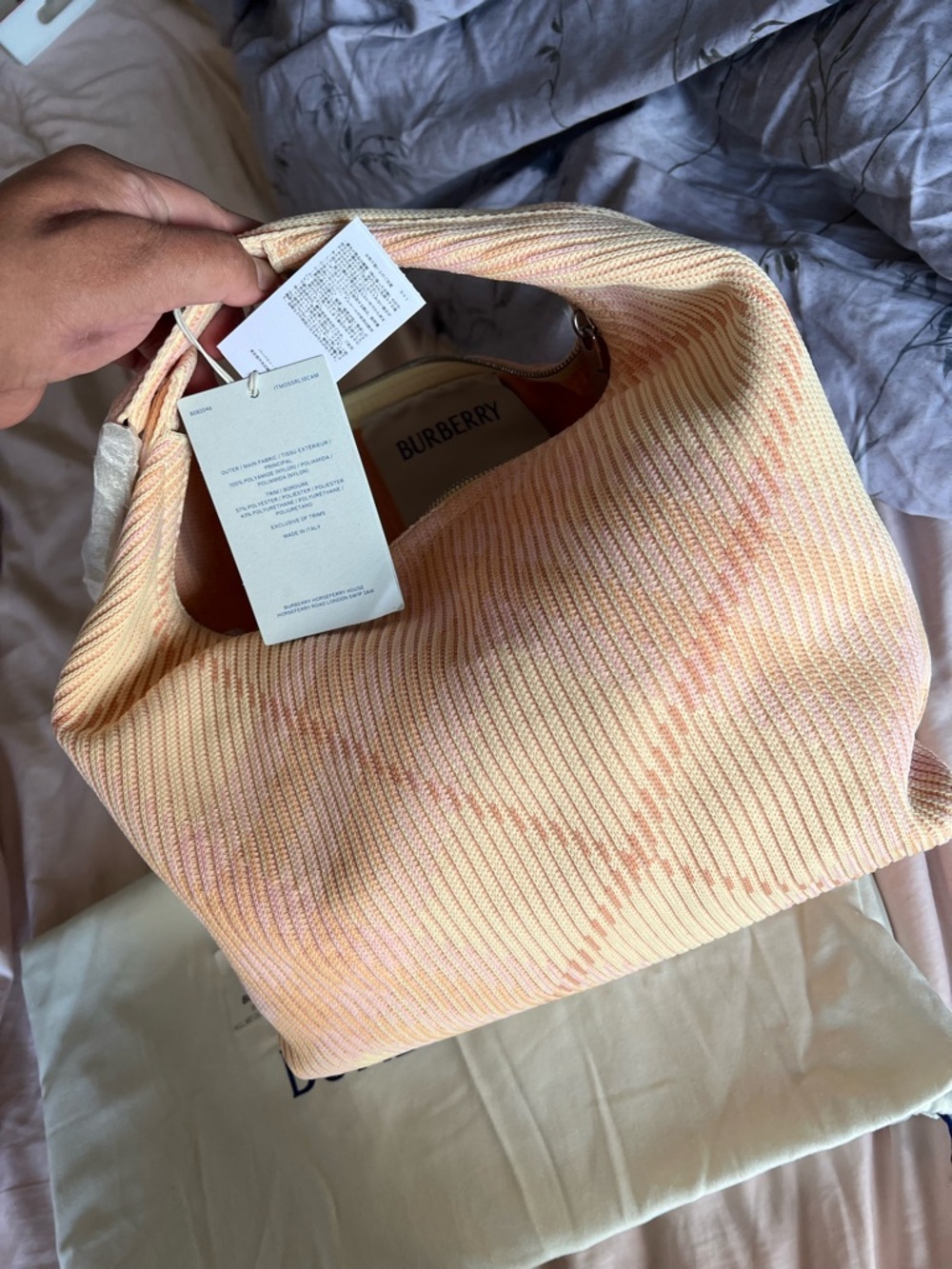 Burberry SHERBET  Pink Cream Knit Shoulder Bag - Picture 3 of 9